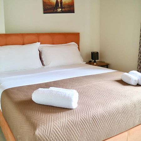 Crown Deluxe Apartments Sarande Ngoại thất bức ảnh