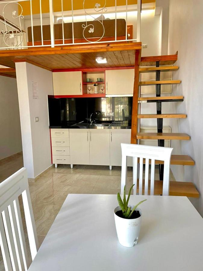 Crown Deluxe Apartments Sarande Ngoại thất bức ảnh