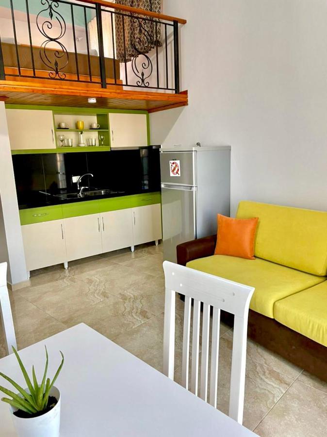 Crown Deluxe Apartments Sarande Ngoại thất bức ảnh