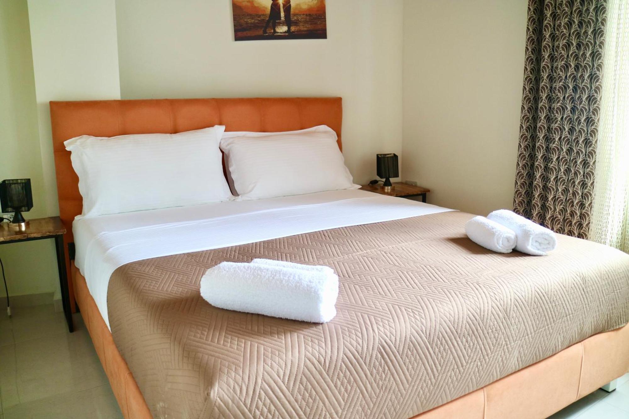 Crown Deluxe Apartments Sarande Ngoại thất bức ảnh