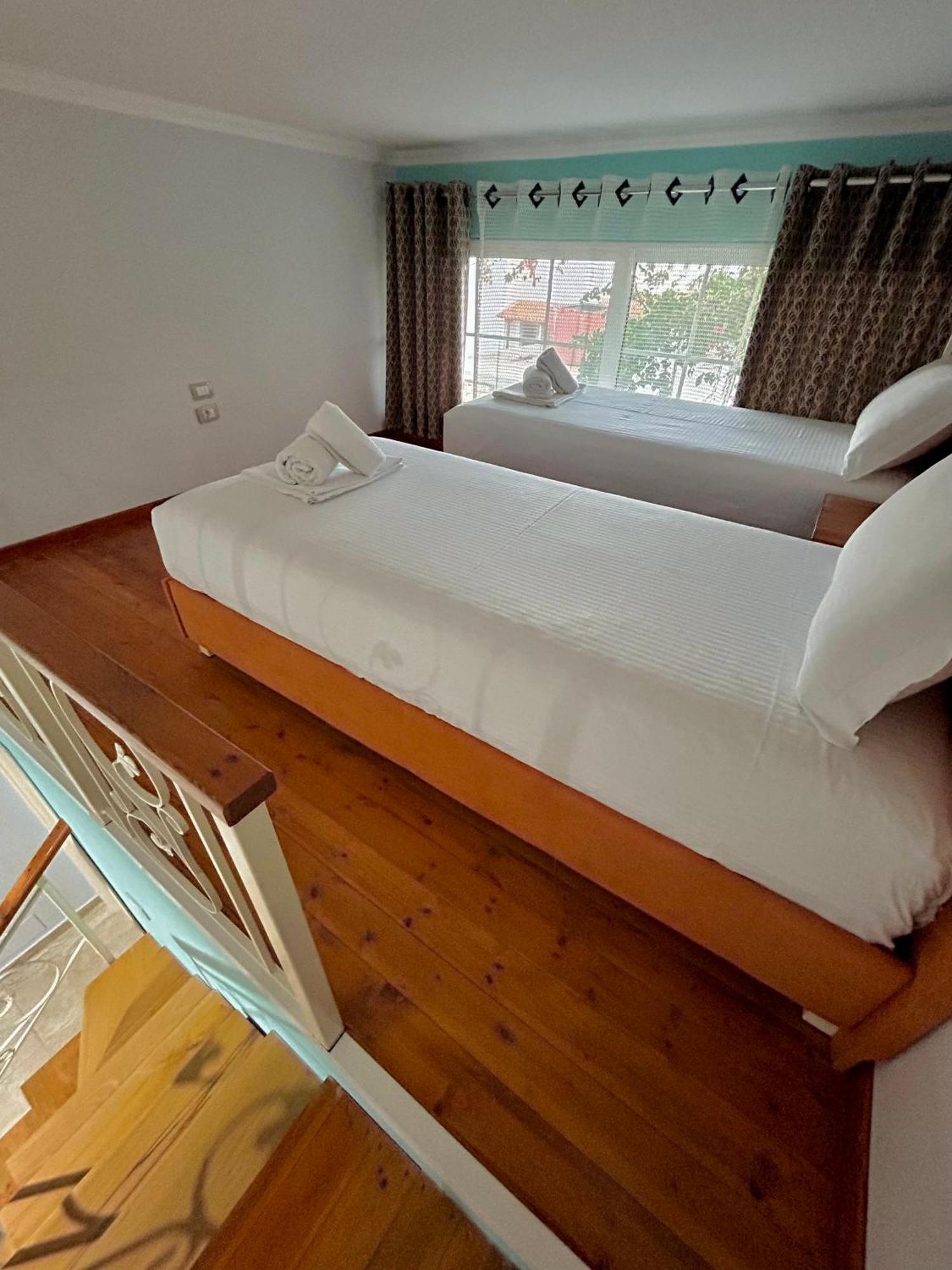 Crown Deluxe Apartments Sarande Ngoại thất bức ảnh