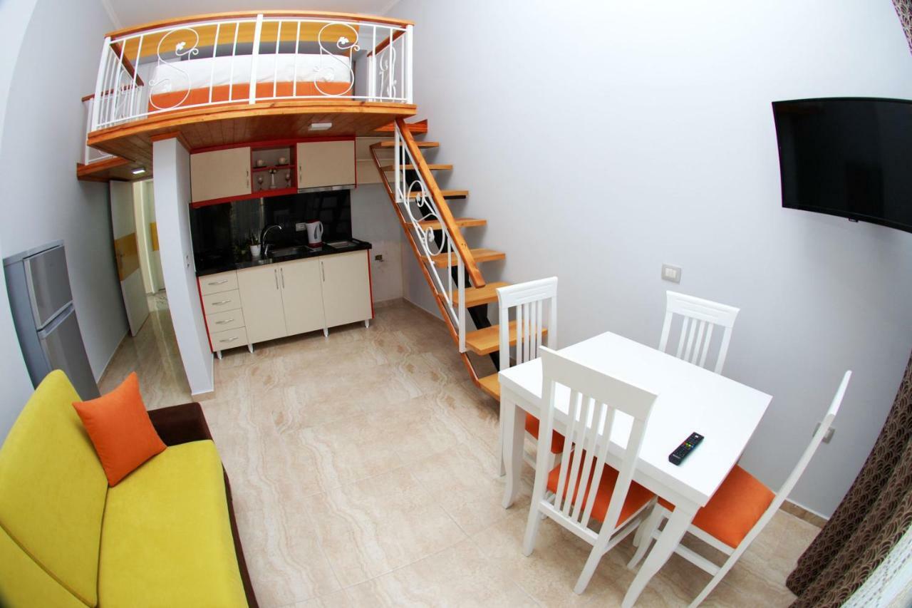 Crown Deluxe Apartments Sarande Ngoại thất bức ảnh